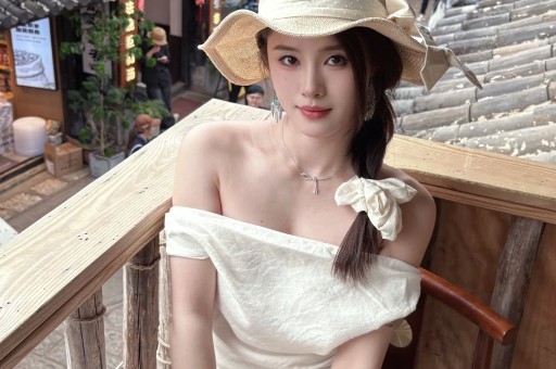 新晋小花要拆很新的房子被黑料骂上热搜是因为爱太多？