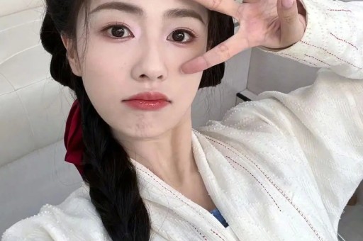 刚官宣23岁网红女友仅3天林俊杰就因亲吻幼童被骂上热搜?完整视频曝光后全网集体道歉! 刚官宣23岁网红女友仅3天林俊杰就因亲吻幼童被骂上热搜?完整视频曝光后全网集体道歉!