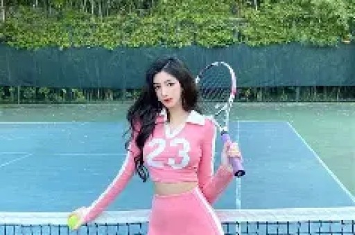 10年前那个放弃百万年薪回国当村官的秦玥飞现状如何？