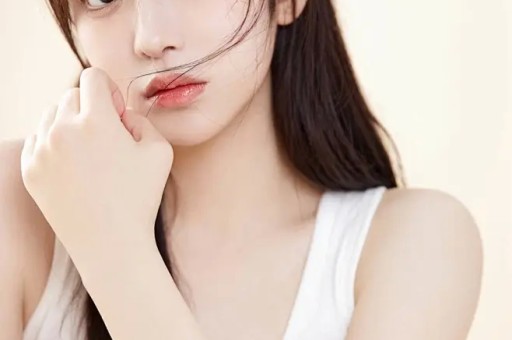 38岁张雨绮近况曝光！经历2段失败婚姻如今直播情绪失控引热议